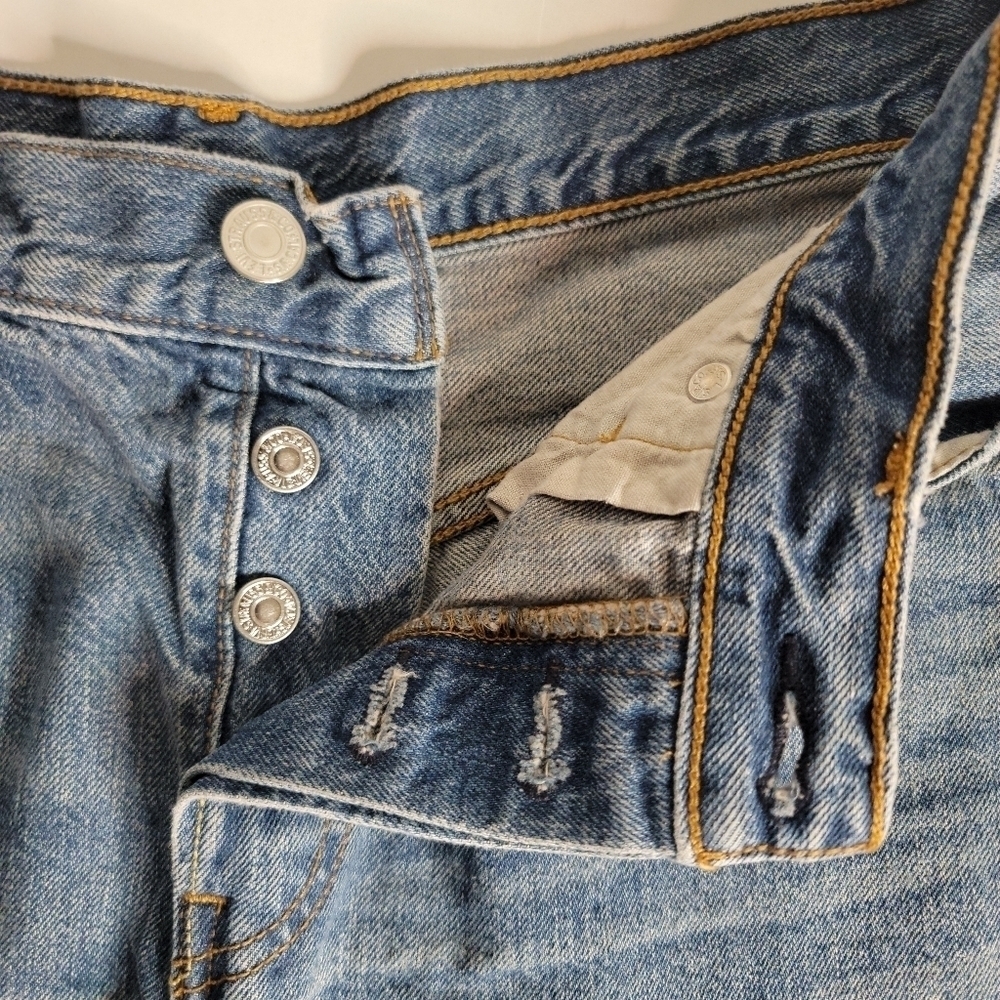 Levi's 501 Denim Shorts Sz 29 Cut-Off Button Fly 100% Cotton - Picture 2 of 9